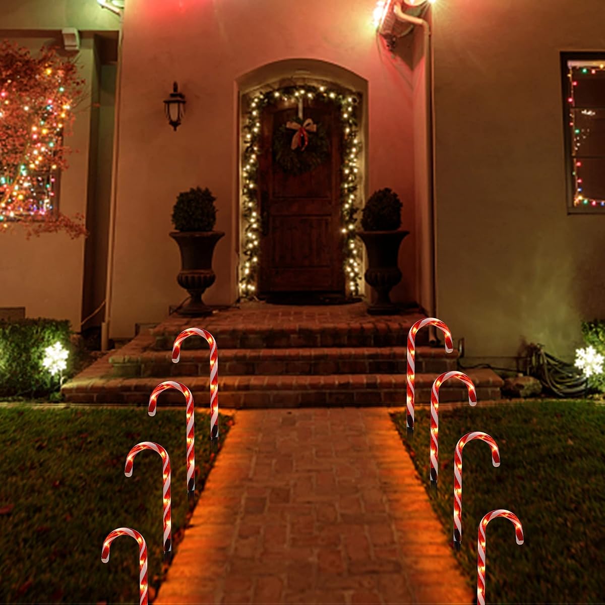 Biswing Christmas Outdoor Candy Cane Lights, 10 Pcs Christmas Pathway Markers with 60 Count Warm White Lights, Connectable for Indoor Outdoor Holiday Walkway Patio Garden Ornament - imagen de detalle 5